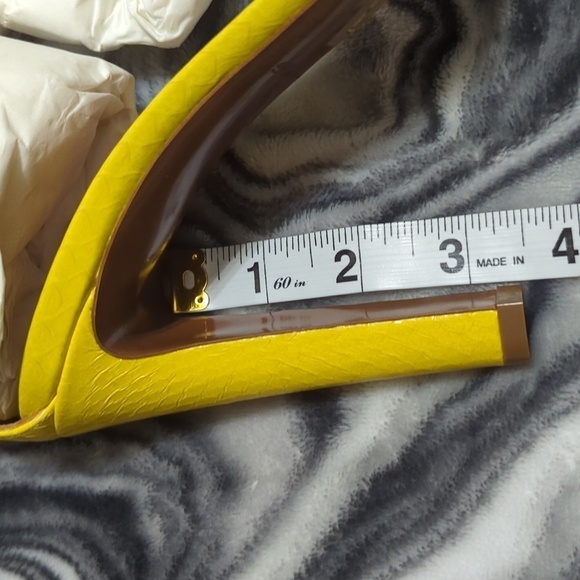 Ralph Lauren Purple Label ARDELISA-SN-HES canry yellow Women's Heels. Size 40B. - Picture 13 of 14